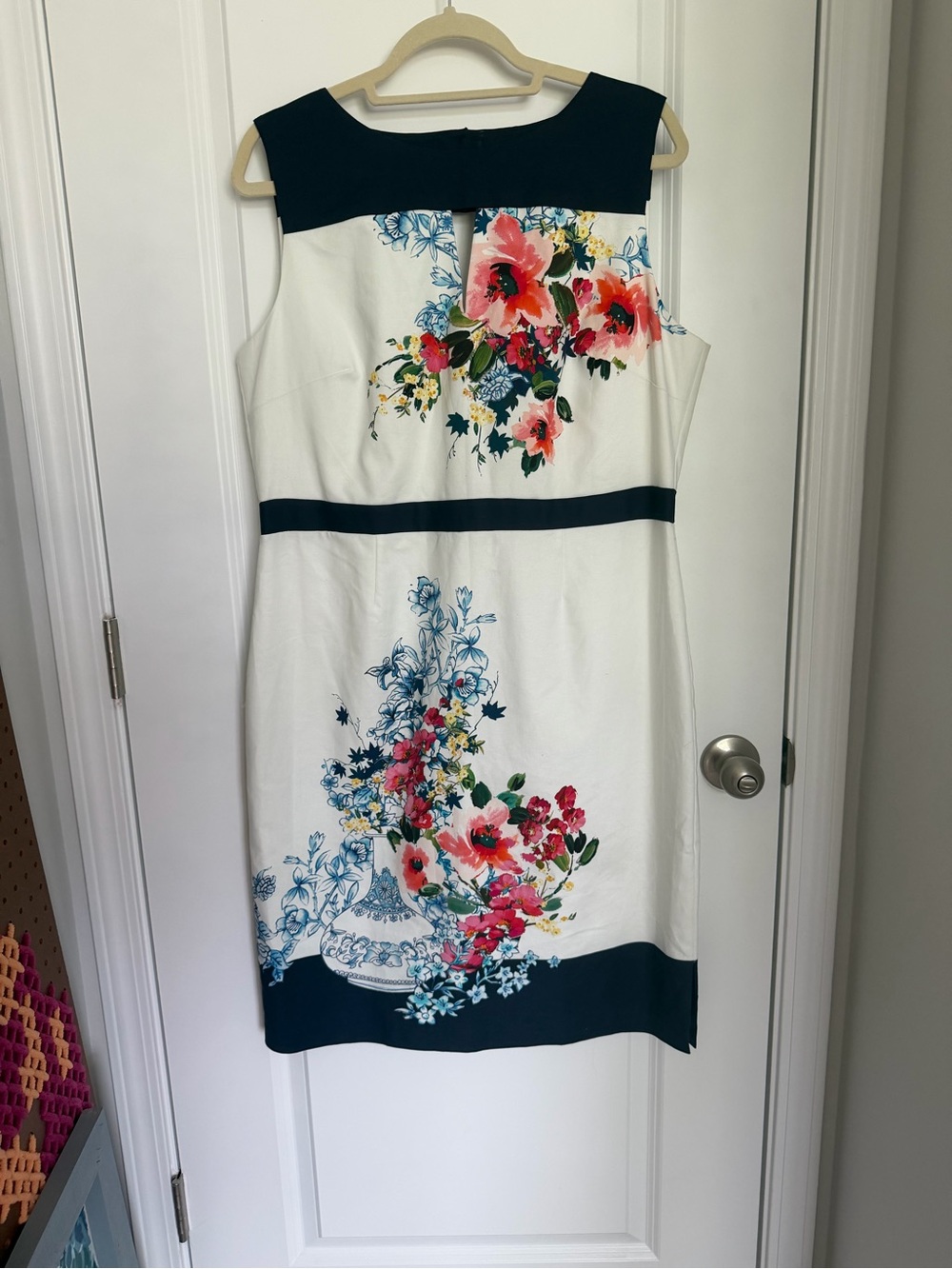 NWT Floral Sheath Dress in White with Navy Trim